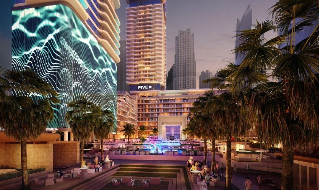 FIVE LUXE Hotel