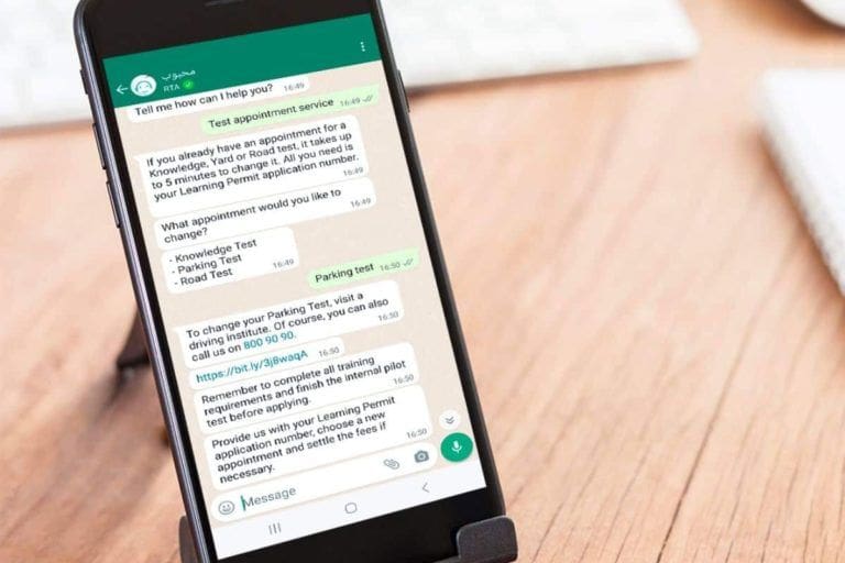 Die RTA hat einen Buchungsservice über WhatsApp für Fahrprüfungen vorgestellt