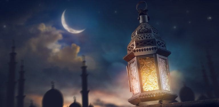 نتمنى لك ولعائلتك عيداً سعيداً!
