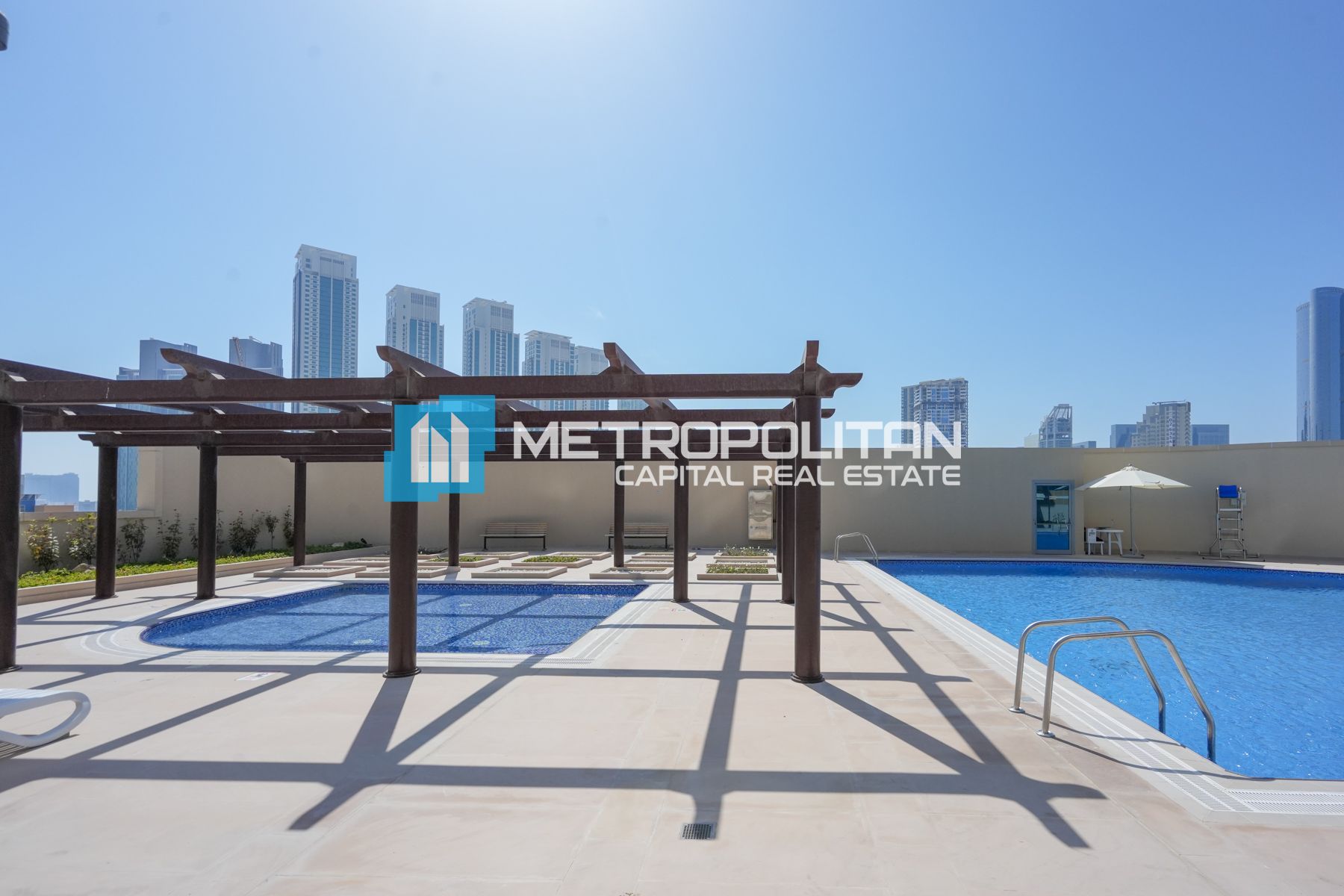 Снять квартиру в Julphar Residence, Al Reem Island - MCR-6951