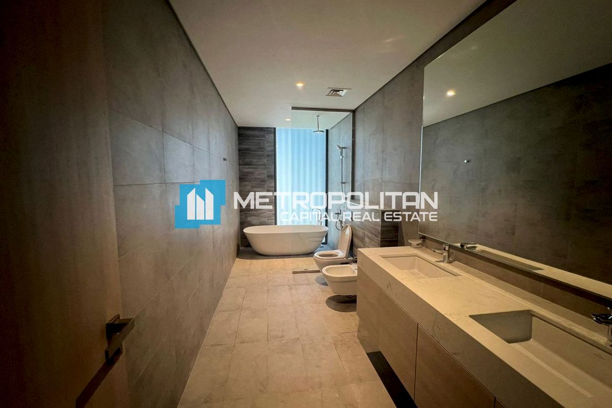 Single Row | 4BR+Maids | Next to Corner | Vacant