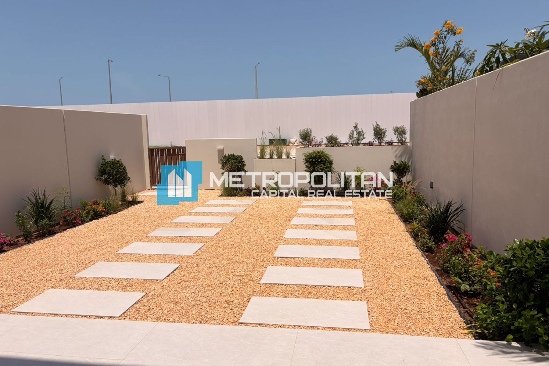 Single Row 2BR| Ready To Move| Landscape Provision