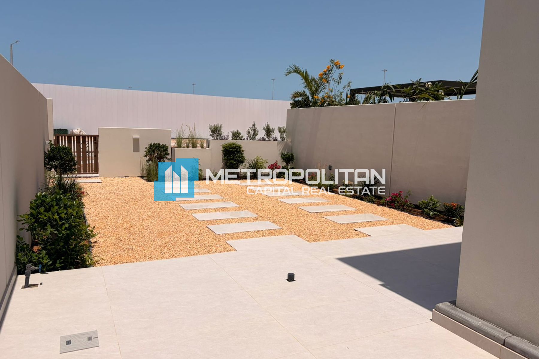 Single Row 2BR| Ready To Move| Landscape Provision