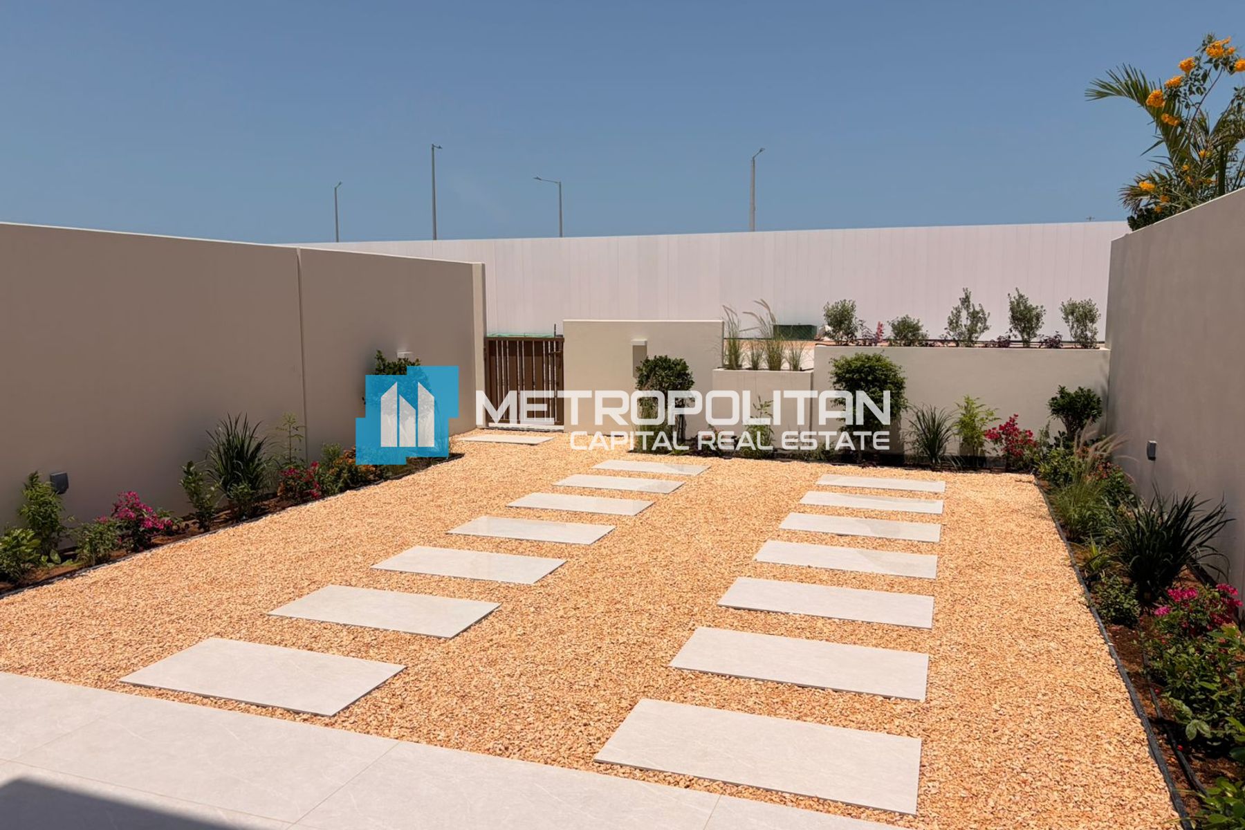 Single Row 2BR| Ready To Move| Landscape Provision