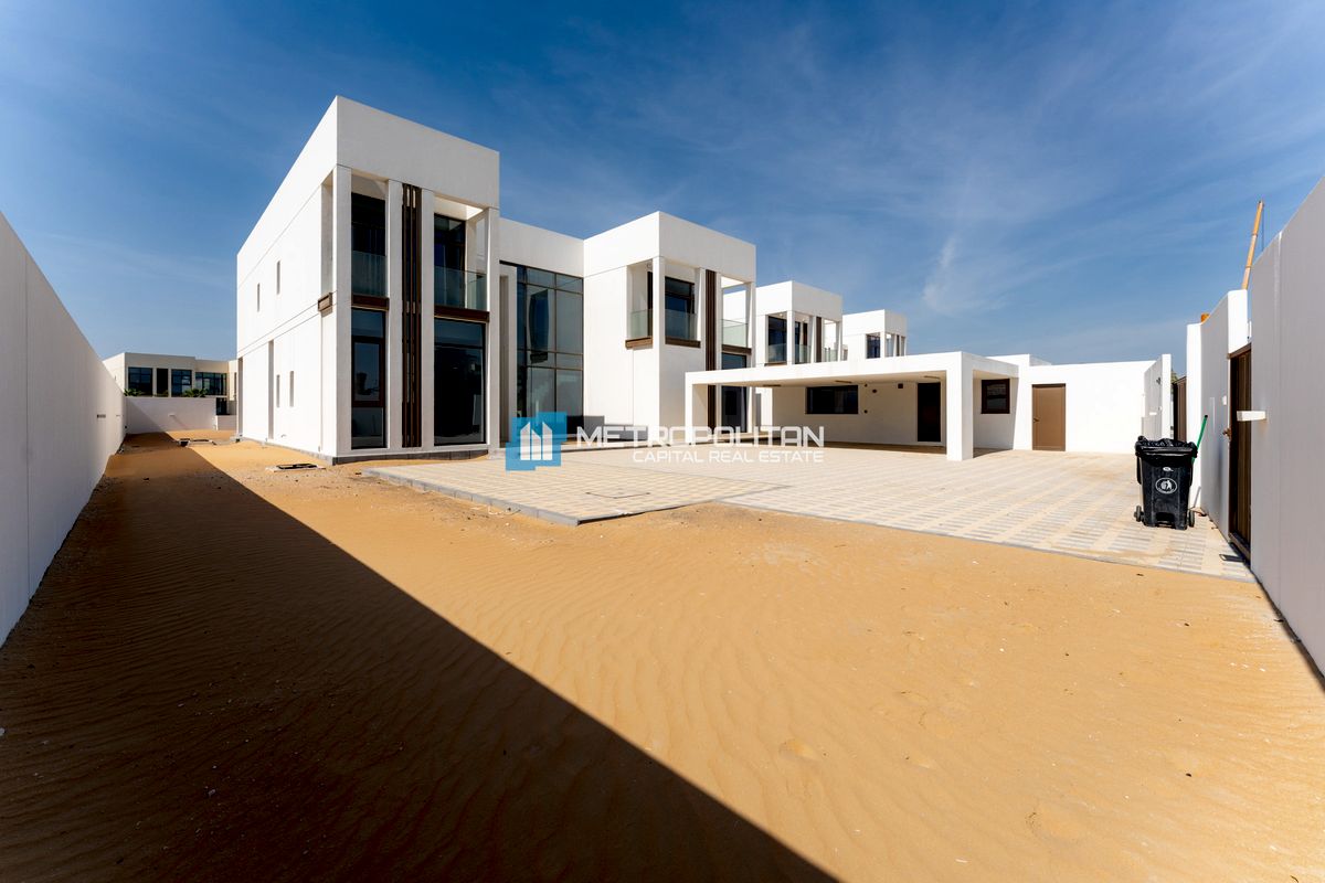 5BR Villa for Rent in Souk Al Jubail, Al Jubail Island - MCR-7373