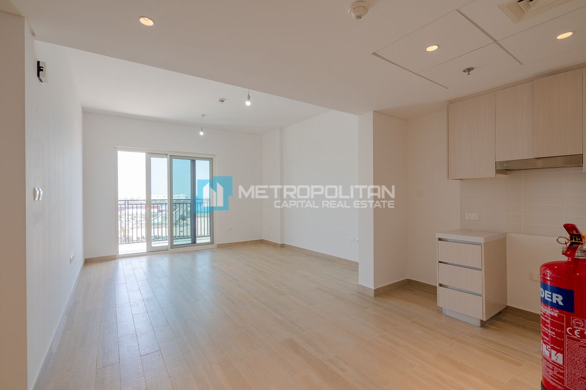 1BR Apartment for Rent in Waters Edge, Yas Island - MCR-7468