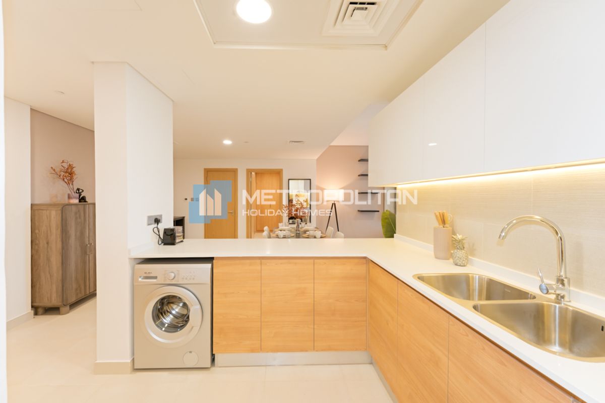 Full Pool View | Fully Furnished | High End