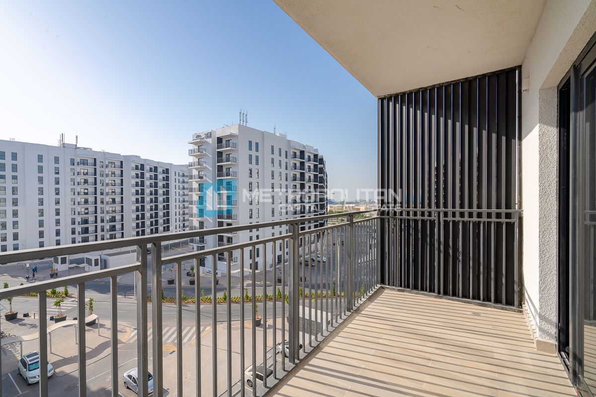 Fully Furnished|Balcony |Canal View| Ready to Move