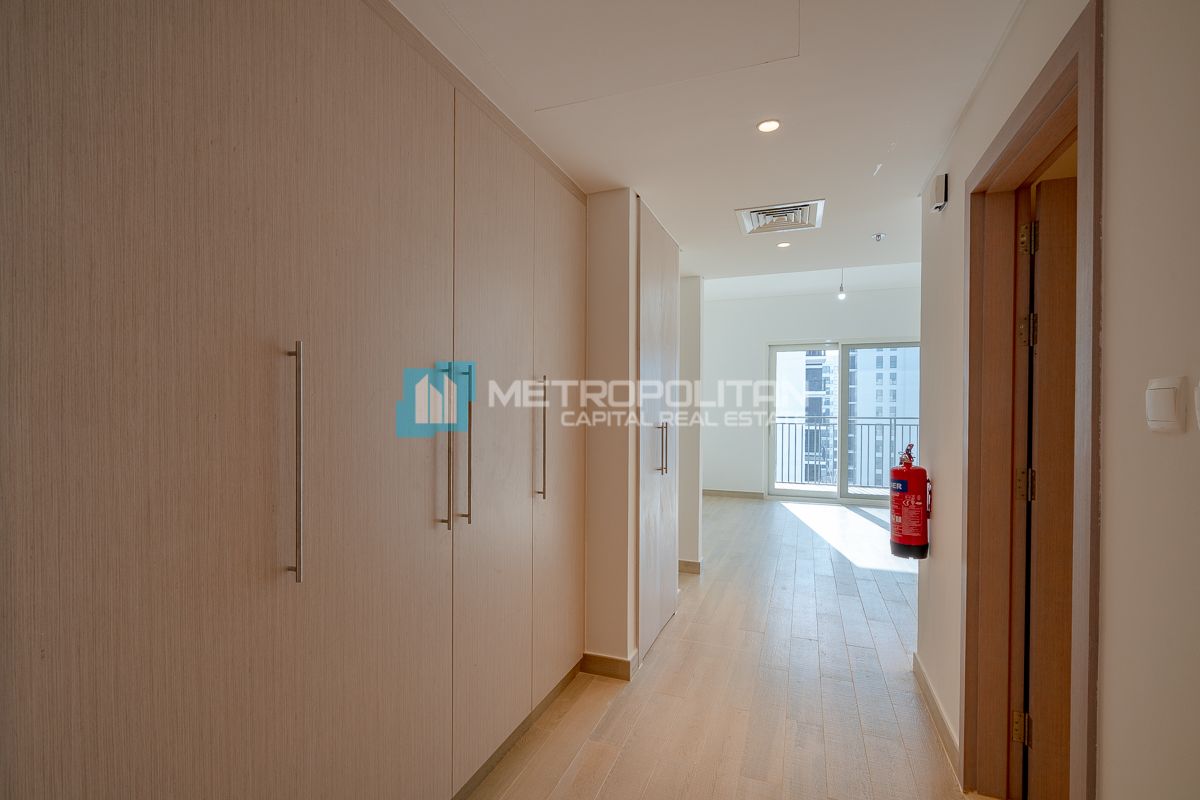Fully Furnished|Balcony |Canal View| Ready to Move