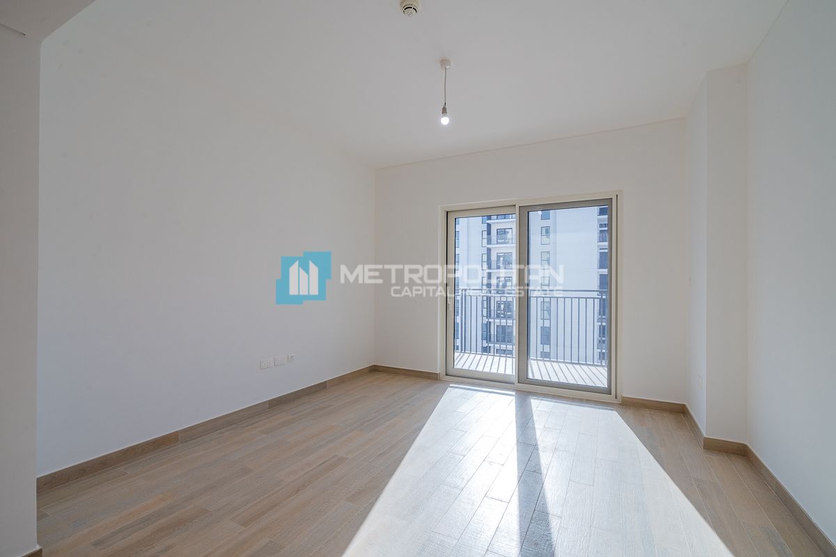 Fully Furnished|Balcony |Canal View| Ready to Move