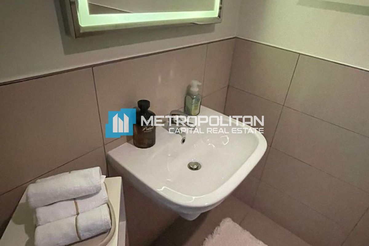 Partial Canal View | Flexible Cheques | High Floor