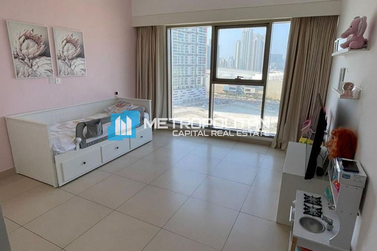 Partial Canal View | Flexible Cheques | High Floor