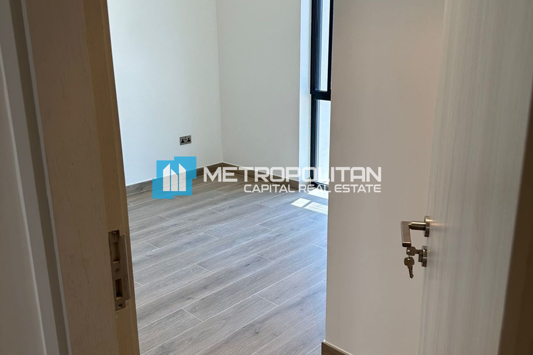 Single Row | Balcony | 2 BR Modern Townhouse
