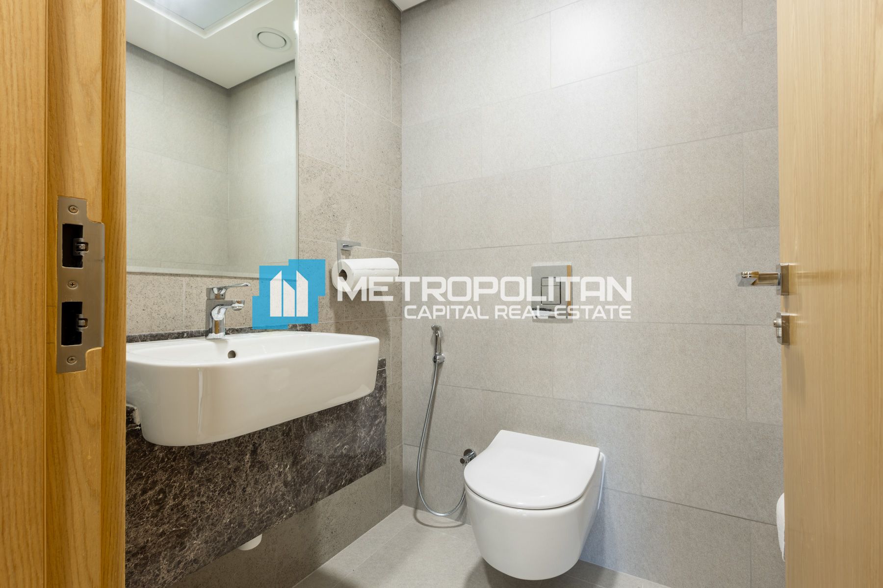 Full Canal View | High Floor | Equipped Kitchen