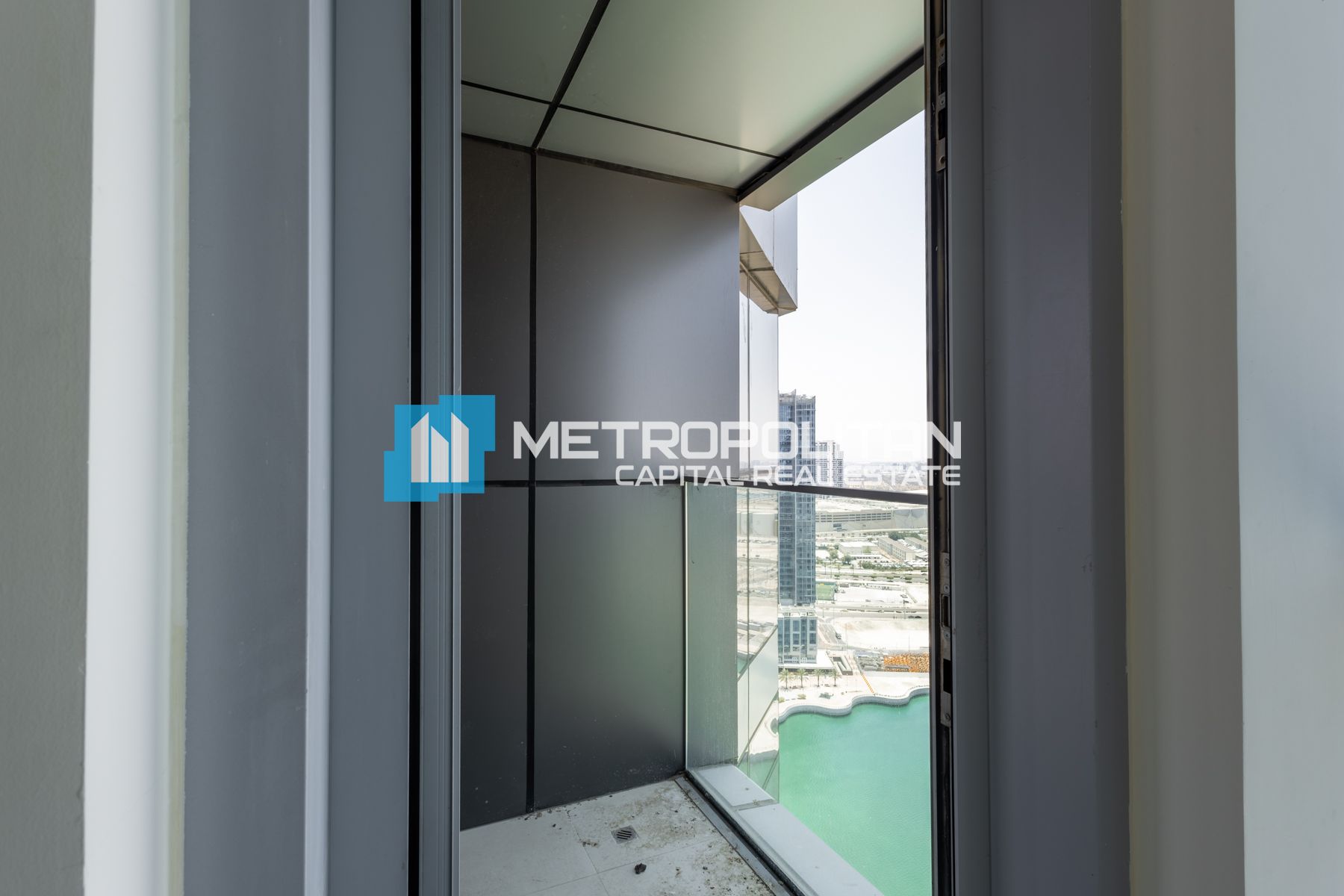 Full Canal View | High Floor | Equipped Kitchen