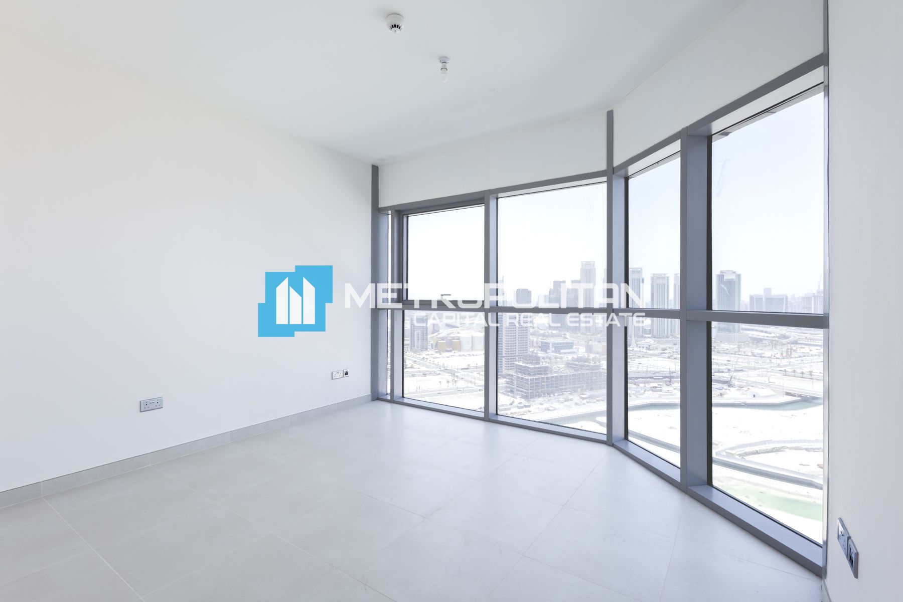 Full Canal View | High Floor | Equipped Kitchen