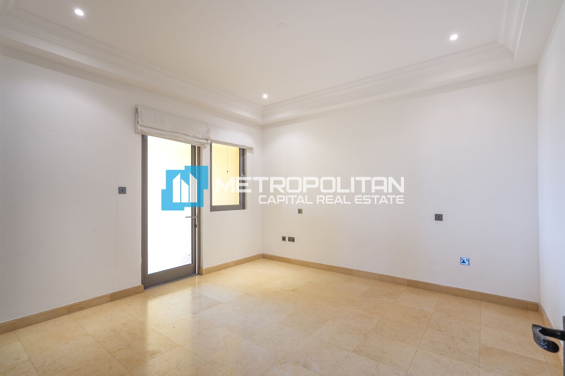 Corner 4BR+Maids | Massive Plot | Well Maintained