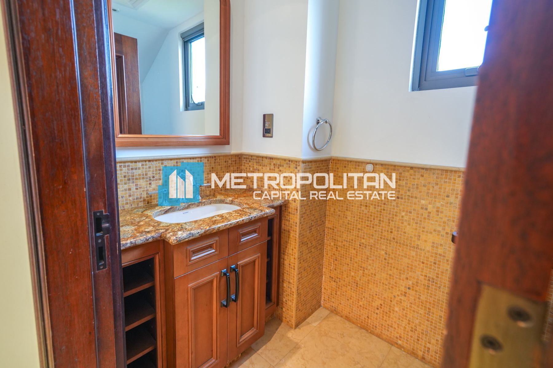 Corner 4BR+Maids | Massive Plot | Well Maintained