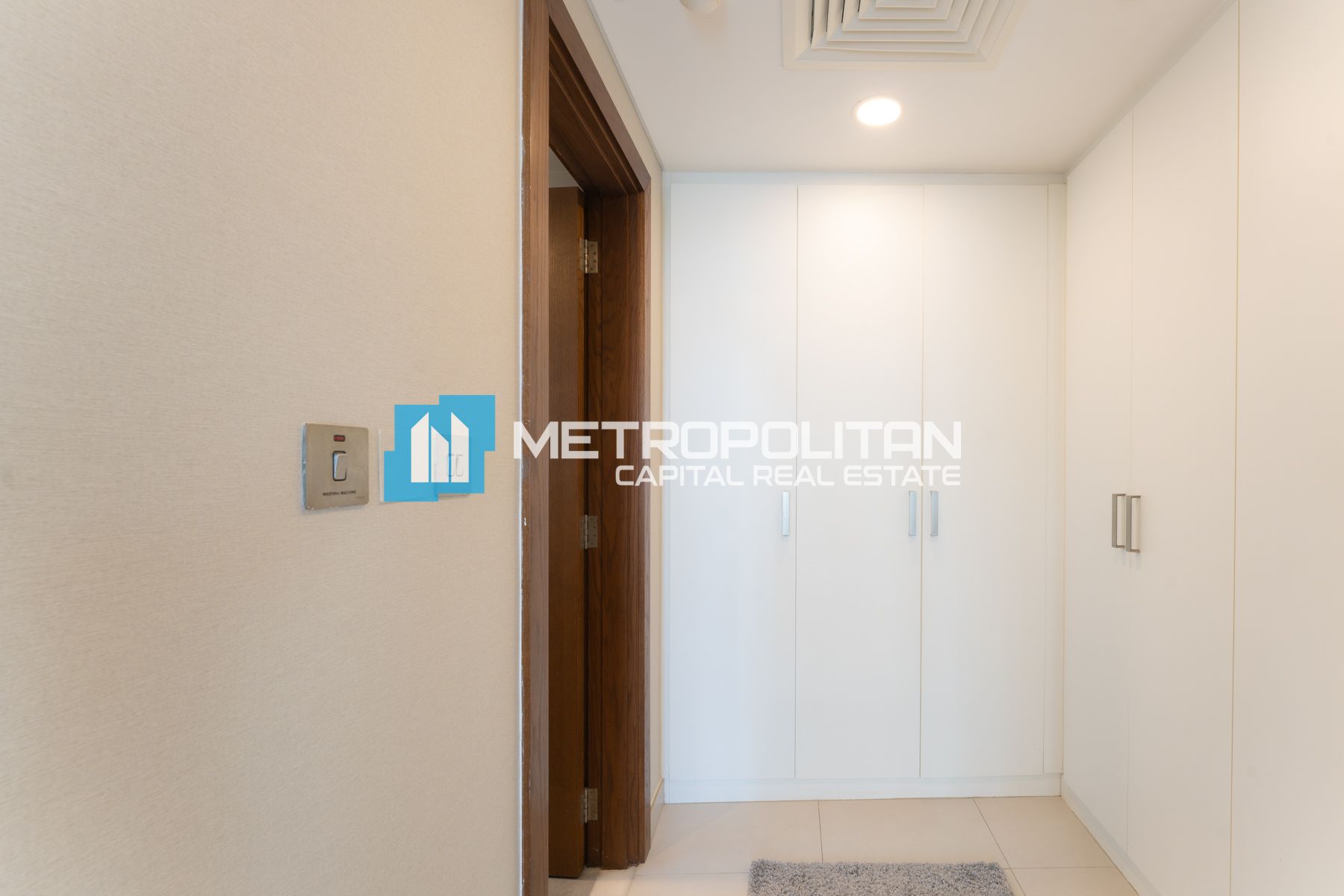 Fully Furnished | Big Layout |1 BR w Balcony