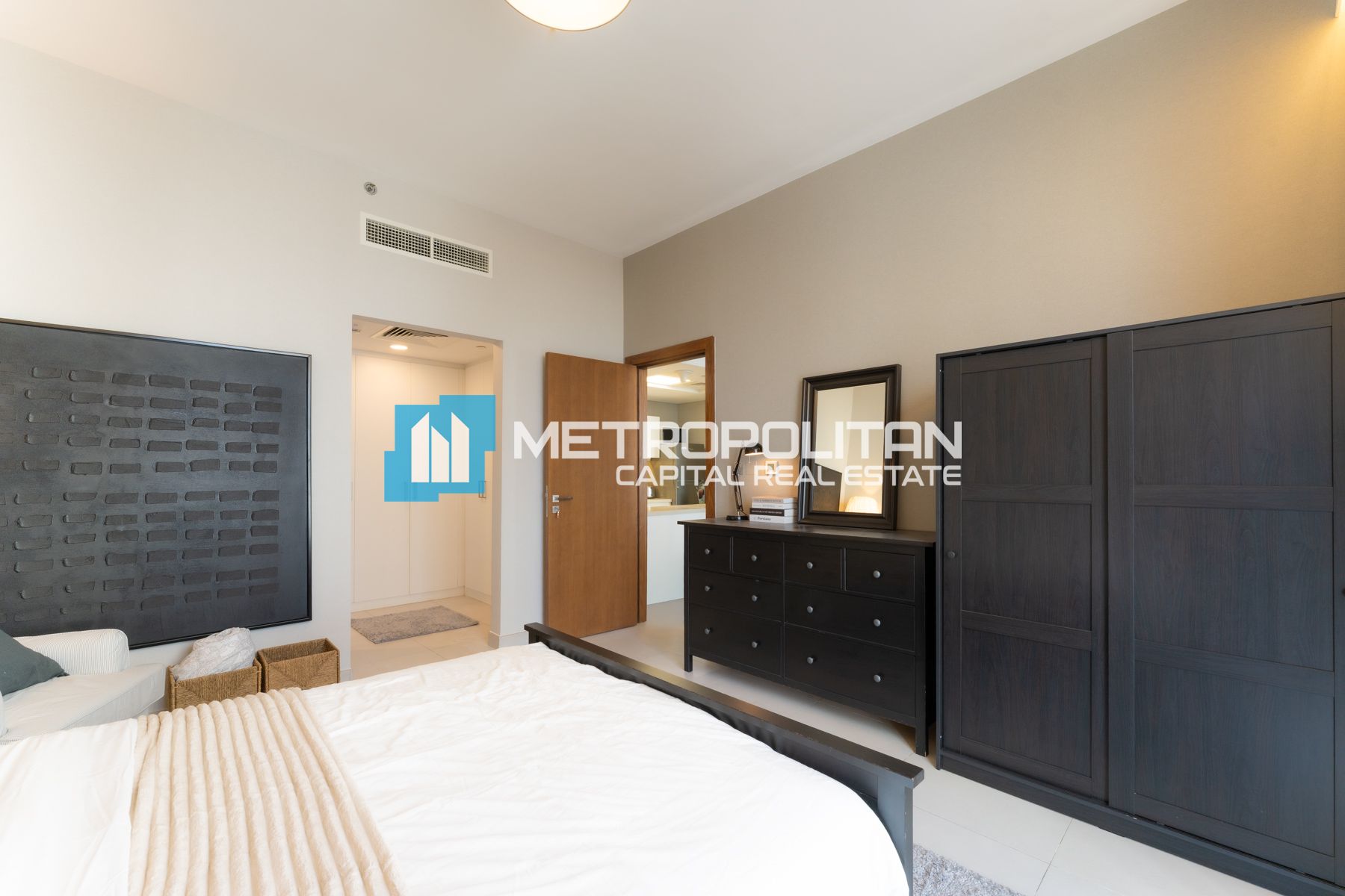 Fully Furnished | Big Layout |1 BR w Balcony