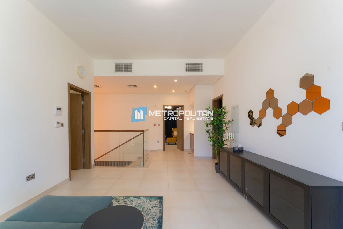 Corner 5BR+M | Unfurnished | Well Maintained