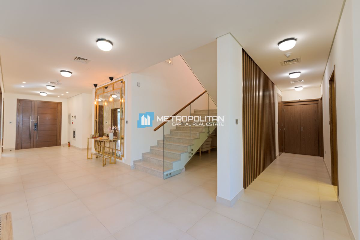Corner 5BR+M | Unfurnished | Well Maintained