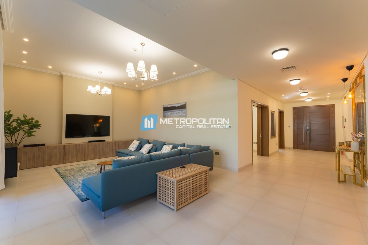 Corner 5BR+M | Unfurnished | Well Maintained