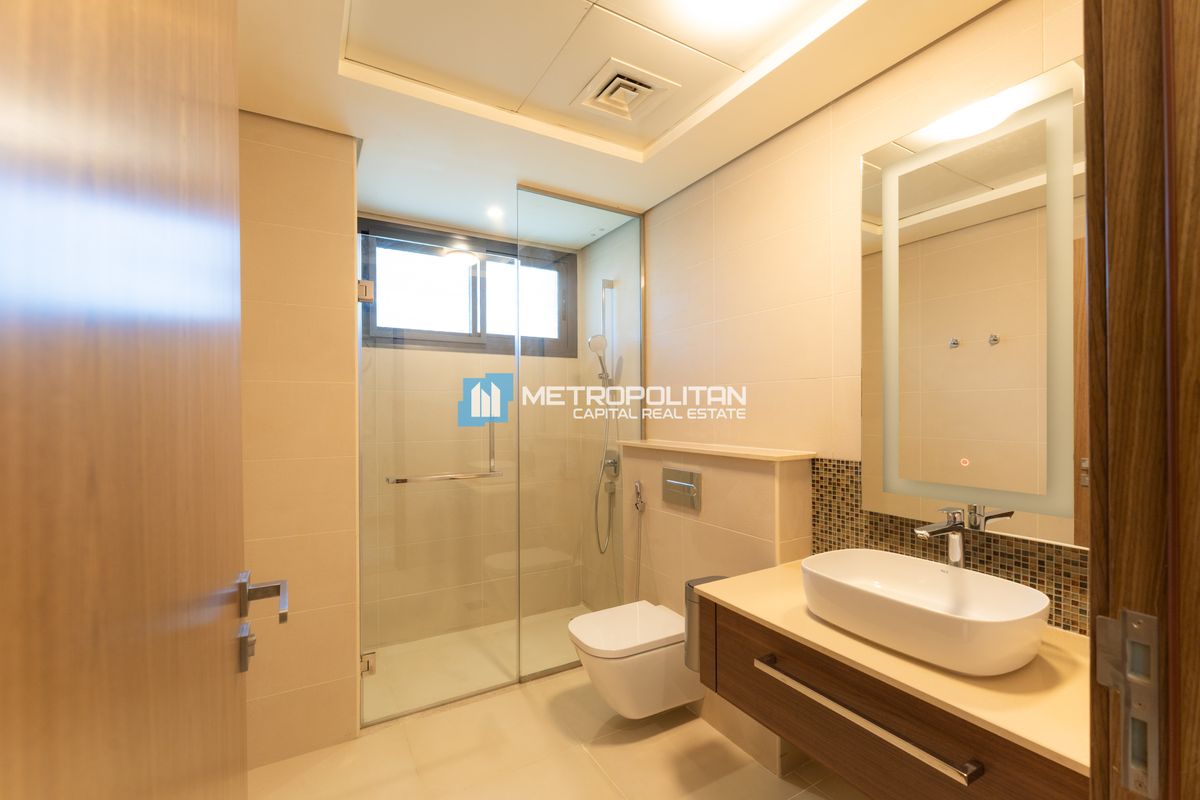 Corner 5BR+M | Unfurnished | Well Maintained