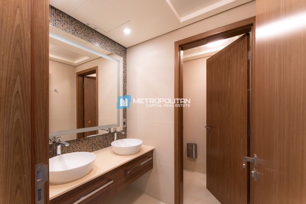 Corner 5BR+M | Unfurnished | Well Maintained
