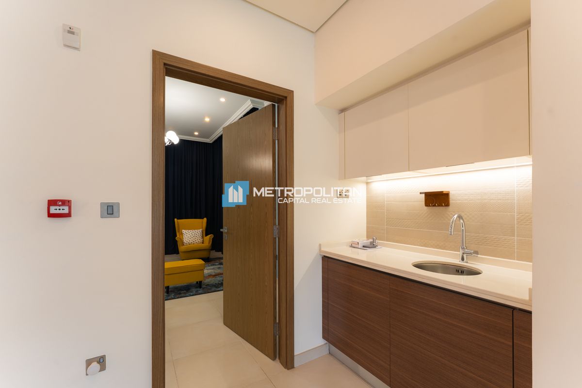 Corner 5BR+M | Unfurnished | Well Maintained