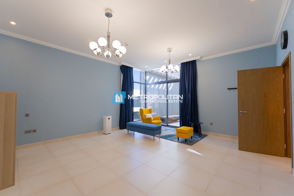 Corner 5BR+M | Unfurnished | Well Maintained