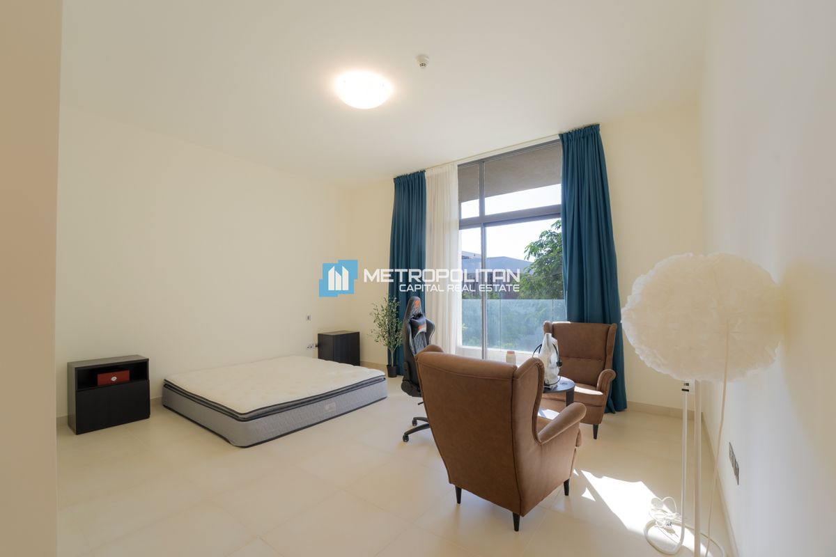 Corner 5BR+M | Unfurnished | Well Maintained