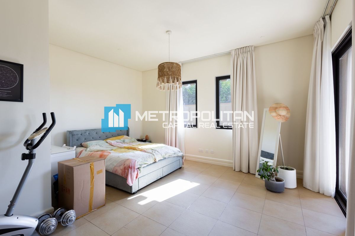 Ground Floor | 3BR+M w/ Terrace | Corner | Vacant