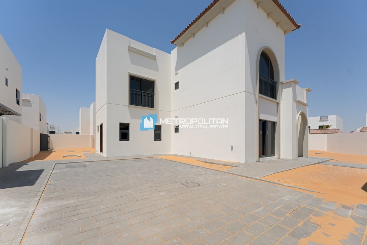 فيلا للإيجار في Al Reeman 2، Al Shamkha - MCR-7769