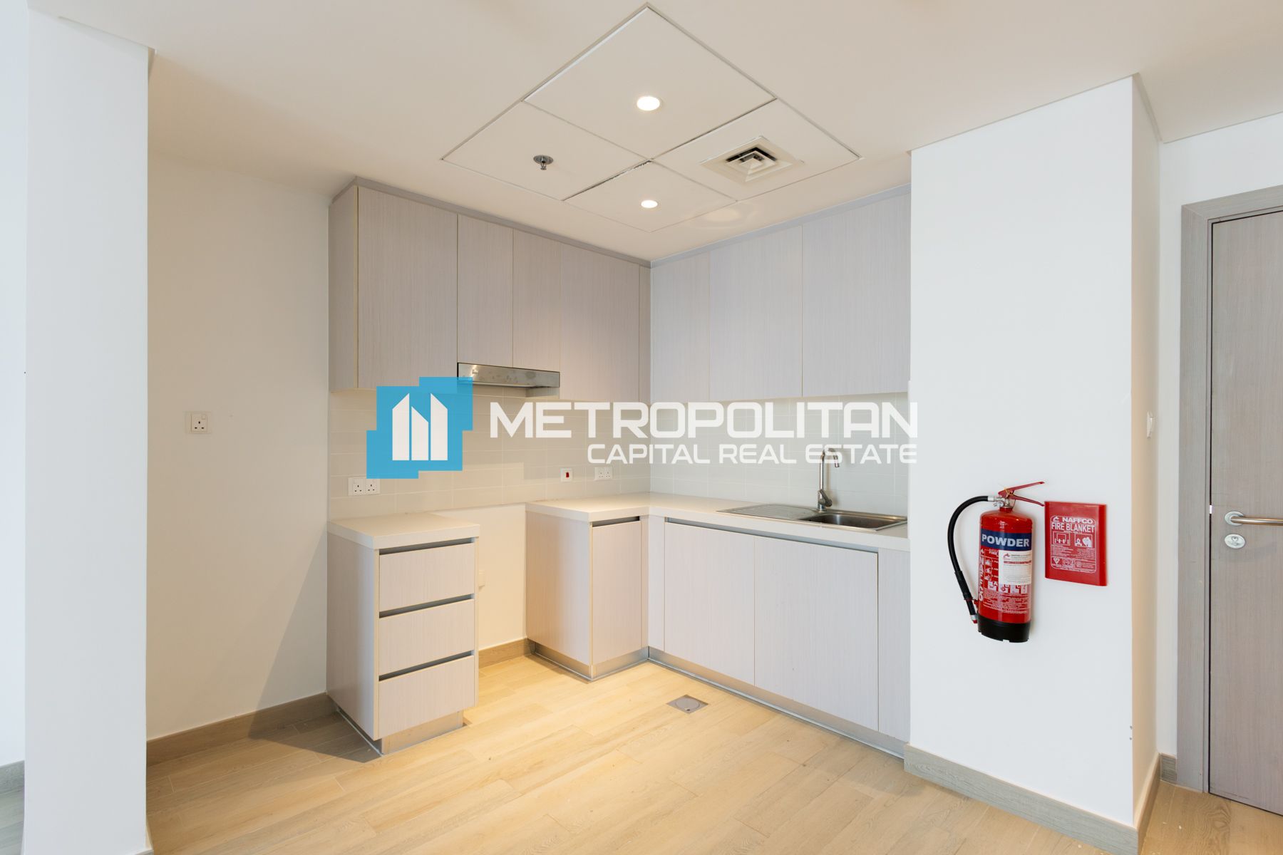 Canal View | 1Bedroom w/ Balcony | Vacant Unit