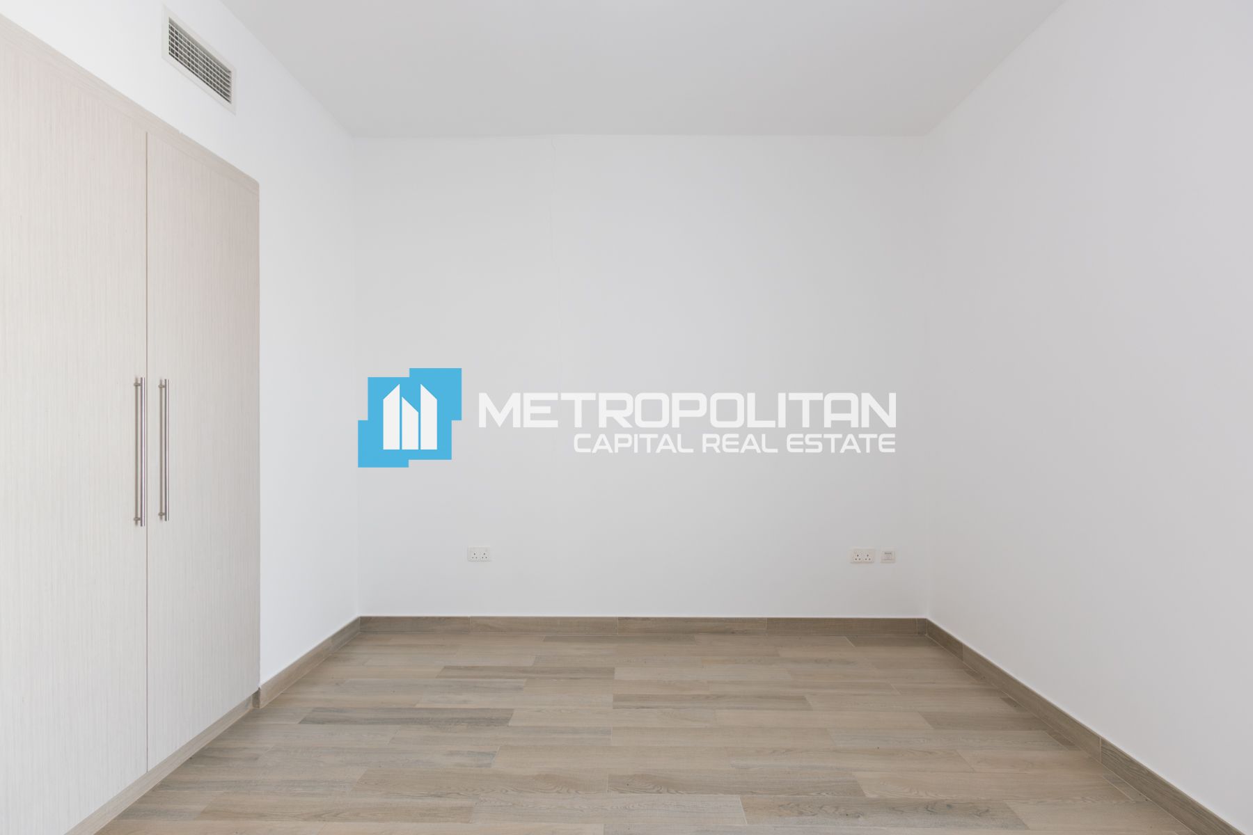 Canal View | 1Bedroom w/ Balcony | Vacant Unit