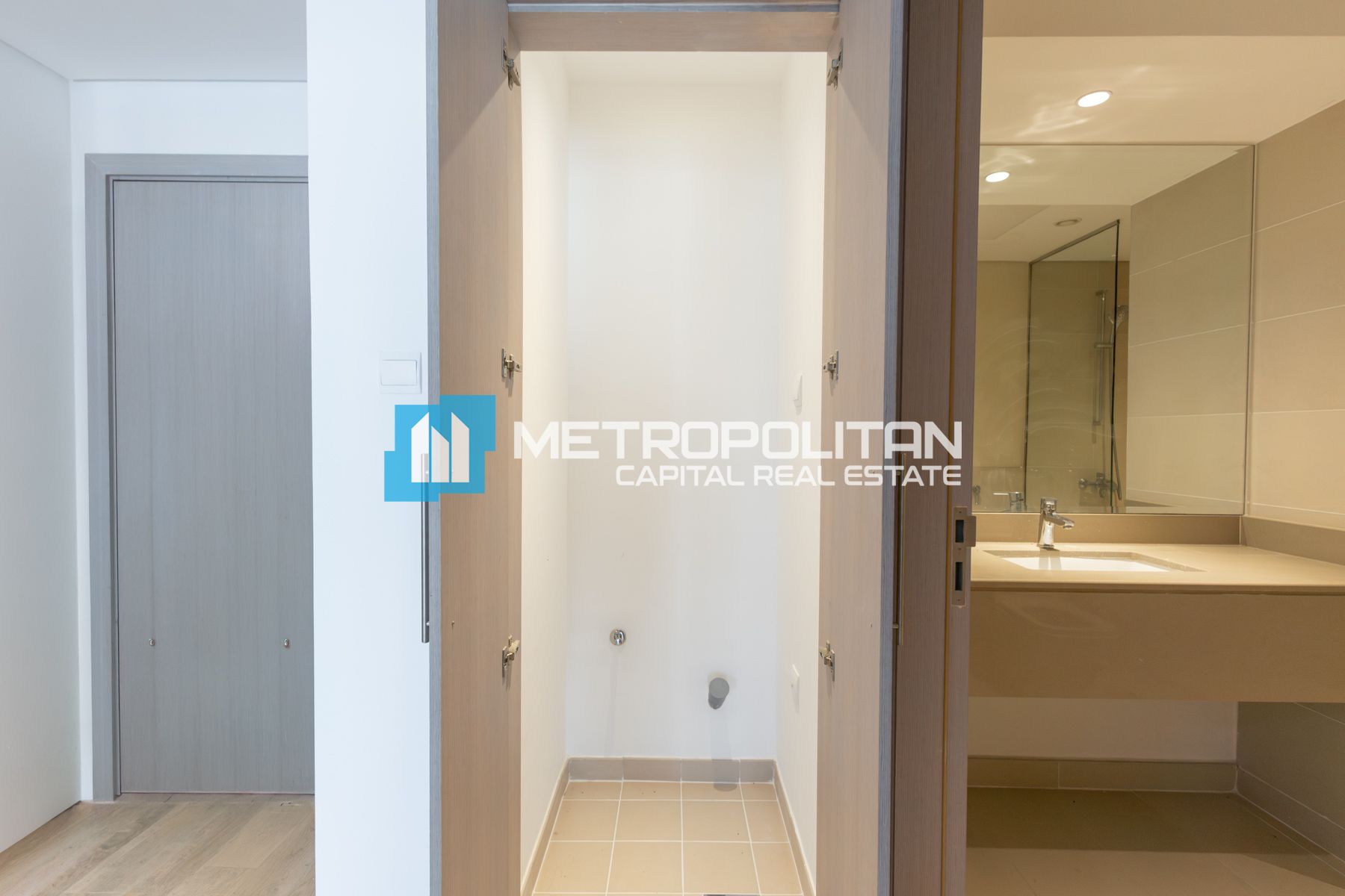 Canal View | 1Bedroom w/ Balcony | Vacant Unit