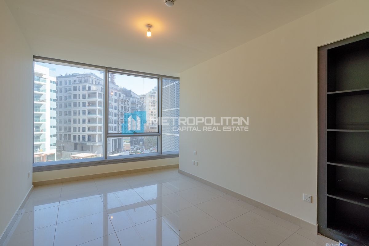 1BR + Study Room | Kitchen Appliances | Vacant