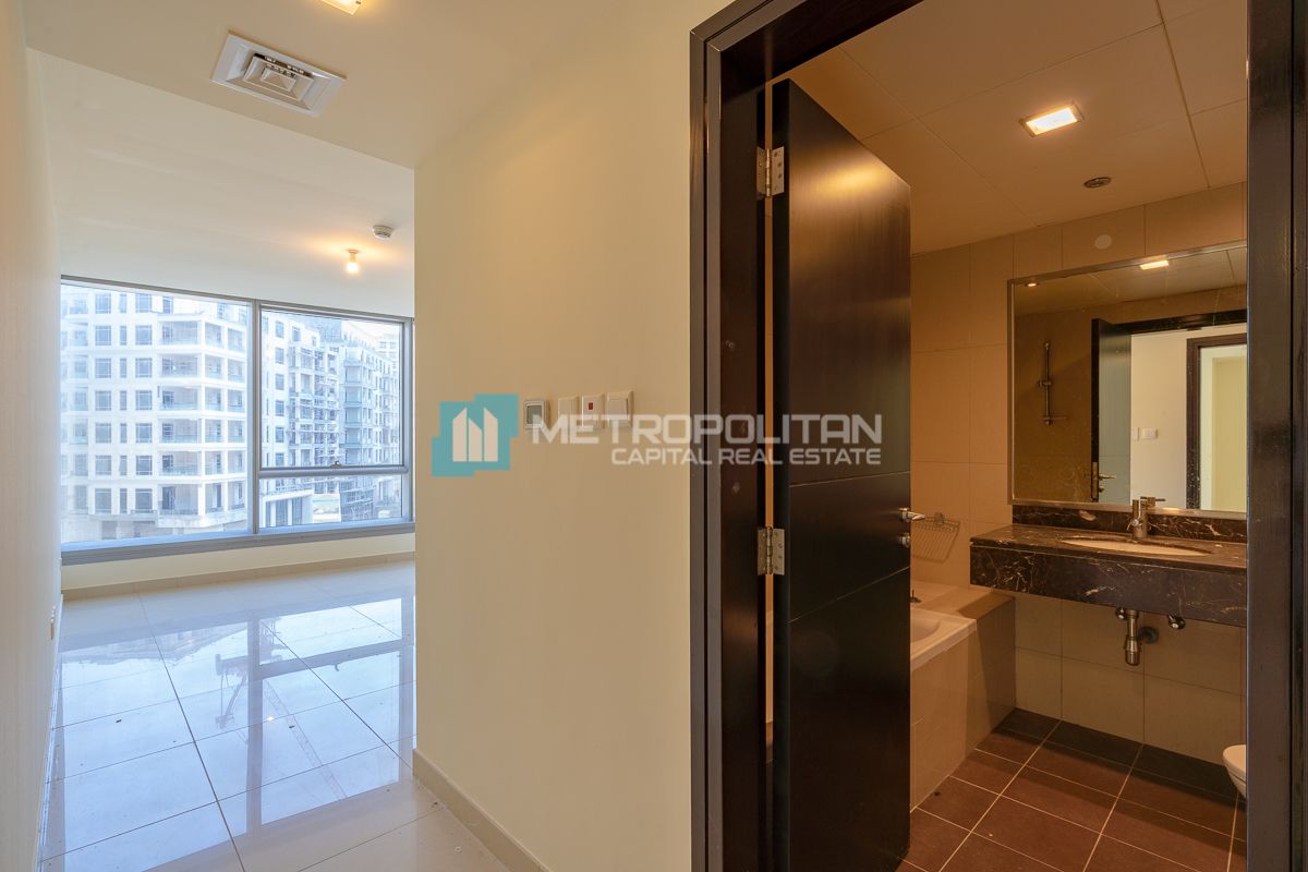 1BR + Study Room | Kitchen Appliances | Vacant