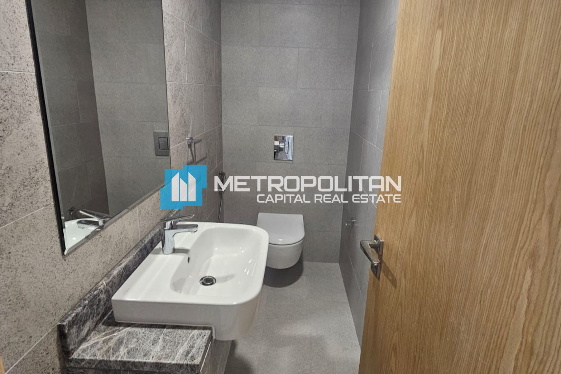 Duplex | 2BR+M w/ Balcony | Canal View | Vacant