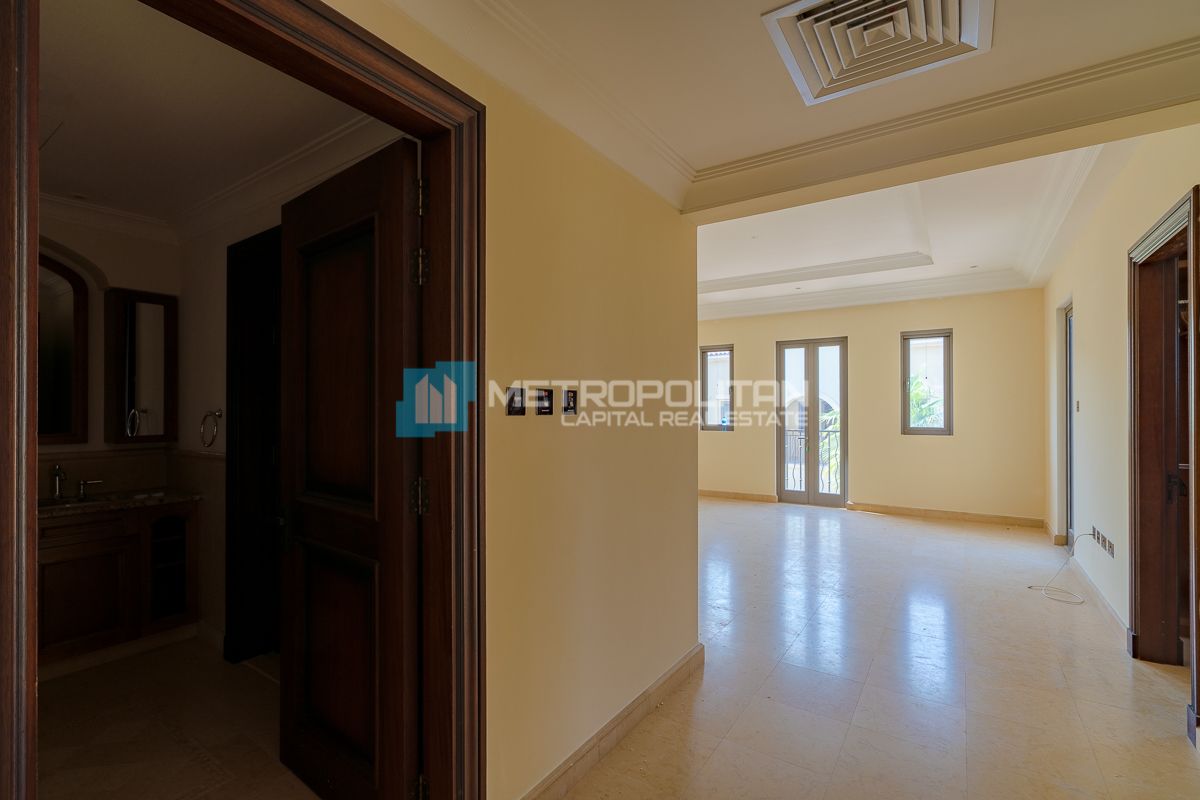 Corner 3BR w/ Maids | Close to Amenities | Vacant