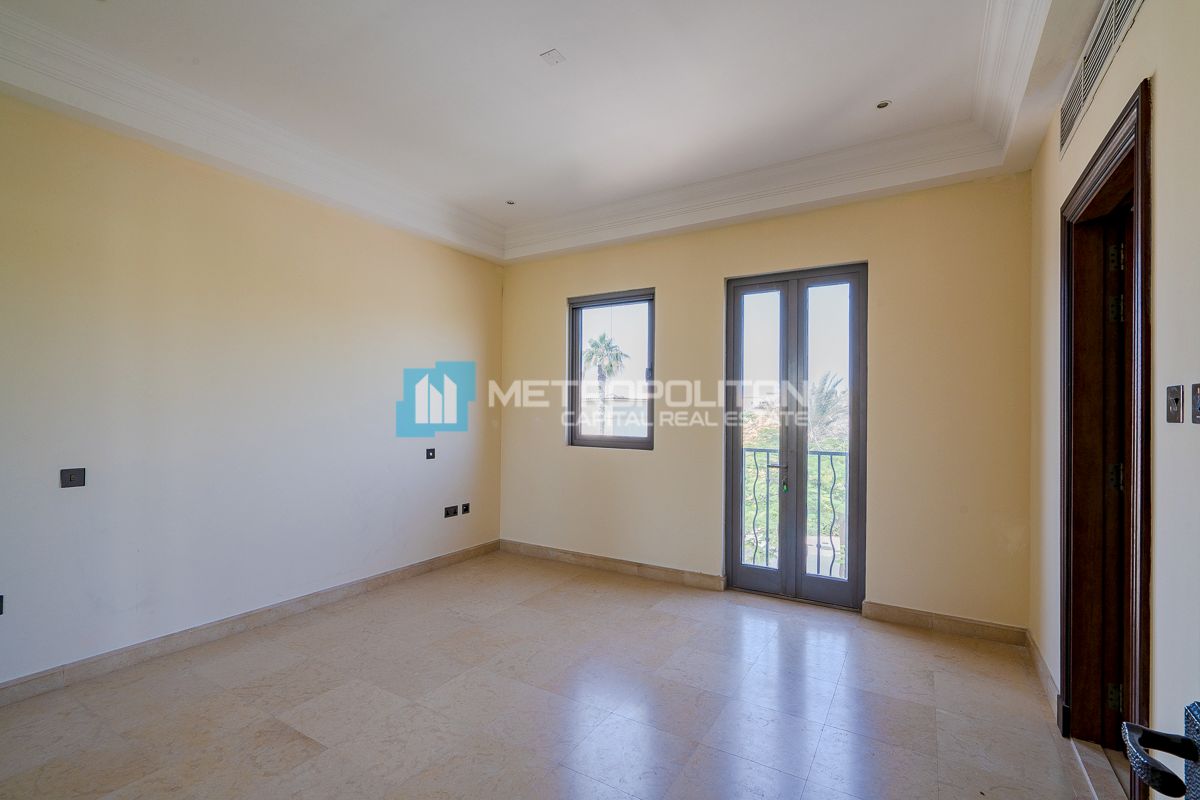Corner 3BR w/ Maids | Close to Amenities | Vacant