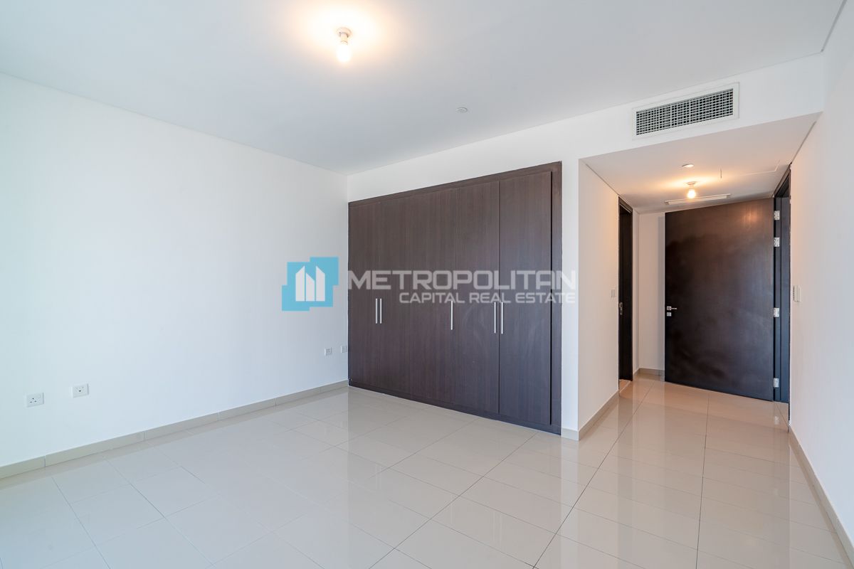 Vacant Soon | Corner 1 BHK | Semi Closed Kitchen