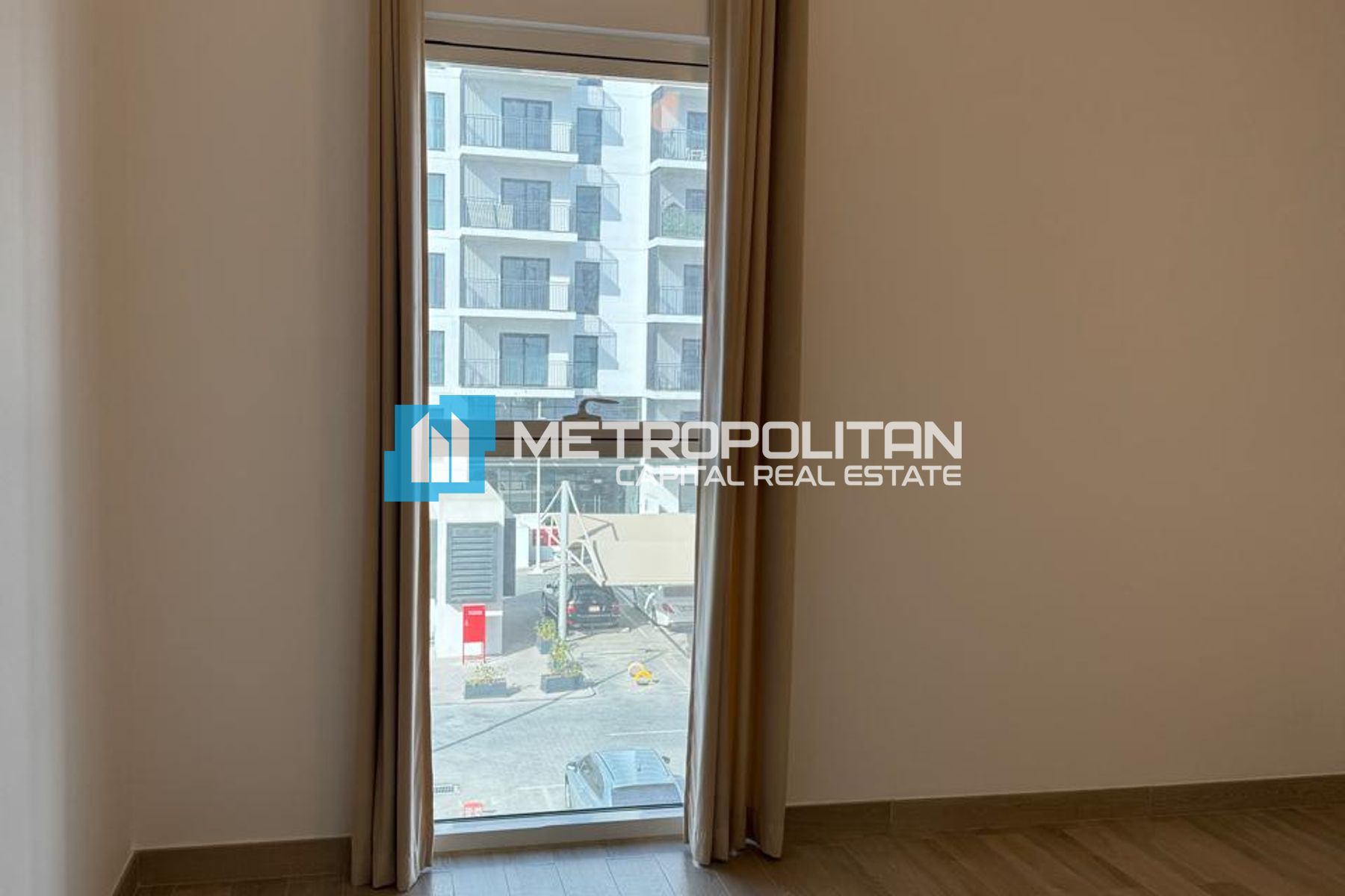 Corner 1BR | Balcony | Vacant | Well Maintained