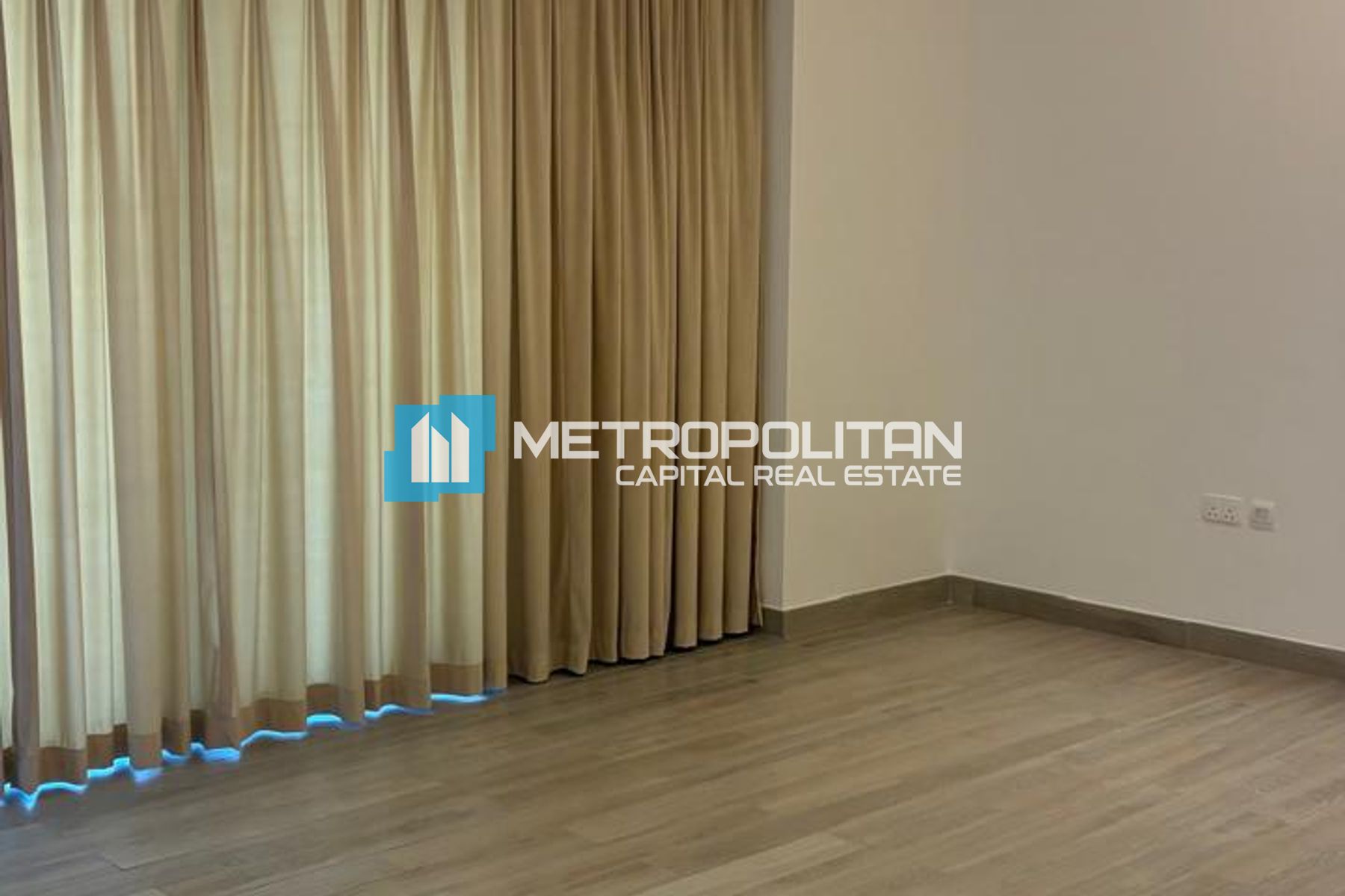 Corner 1BR | Balcony | Vacant | Well Maintained