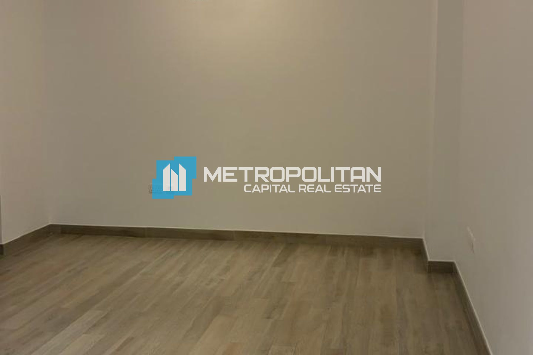 Corner 1BR | Balcony | Vacant | Well Maintained