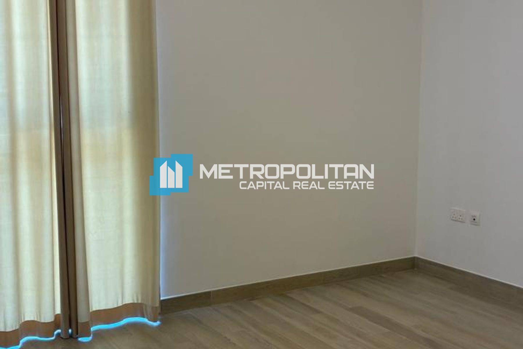 Corner 1BR | Balcony | Vacant | Well Maintained
