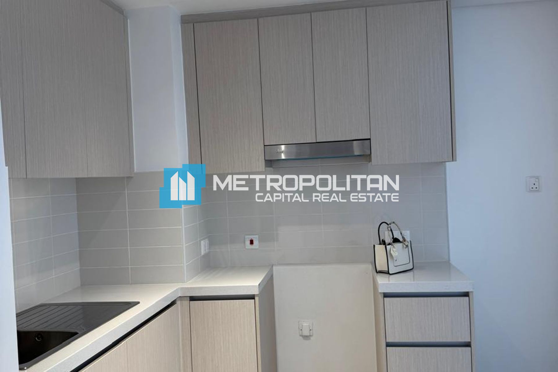 Corner 1BR | Balcony | Vacant | Well Maintained