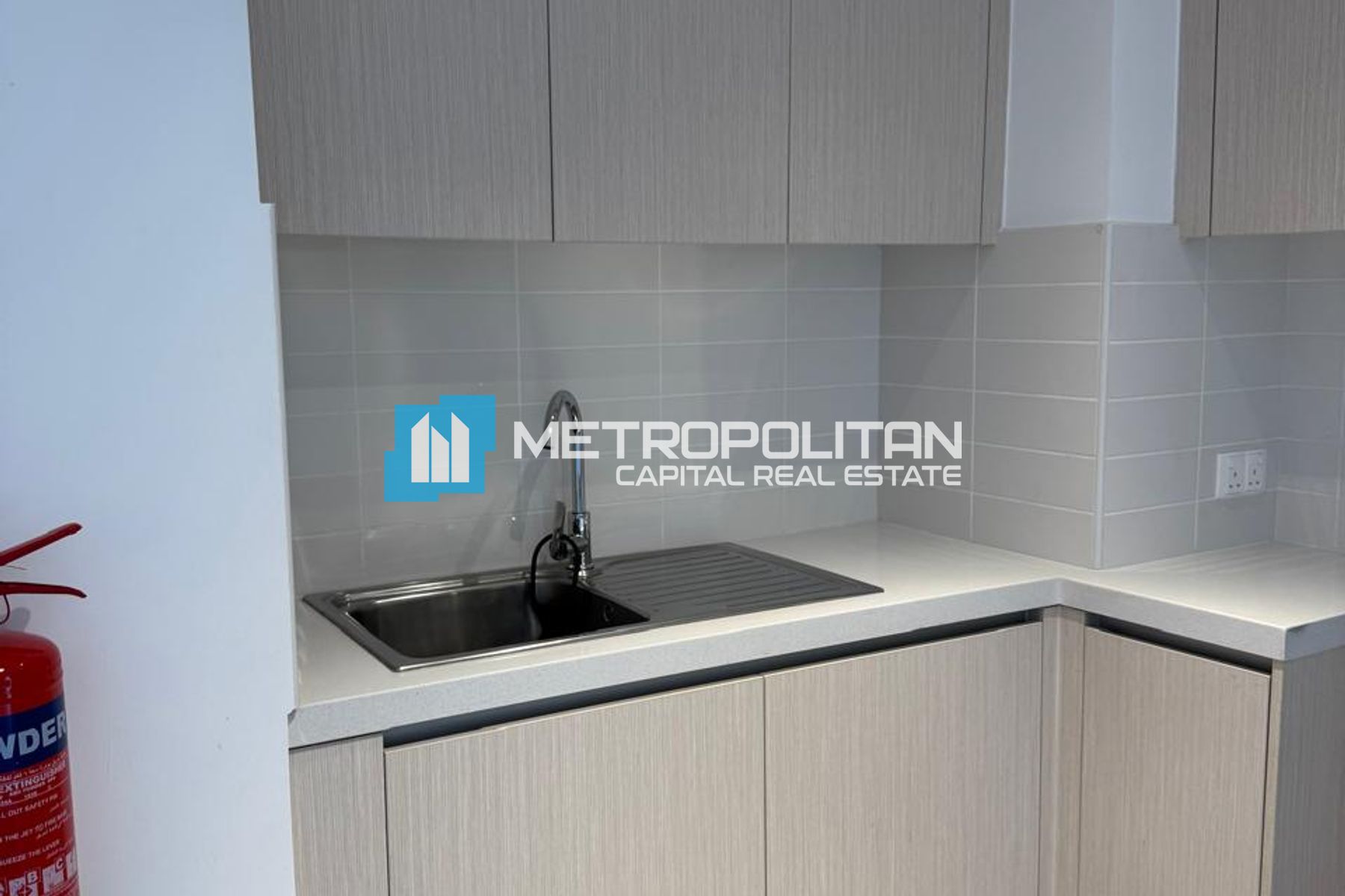 Corner 1BR | Balcony | Vacant | Well Maintained