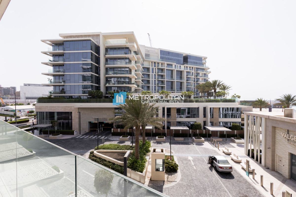 Partial Sea View | 1 BHK Balcony | Beach Access